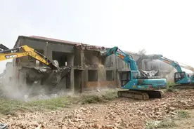 河北衡水市桃城区拆除1.4万平米违建别墅图片