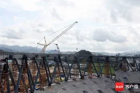 晓峰近距离 | 三亚市体育中心体育场工程钢结构封顶图片