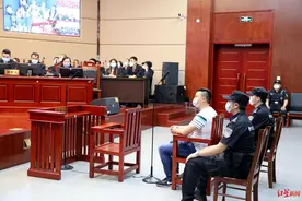四川宜宾19人涉黑垄断城区废纸回收 主犯被判17年图片