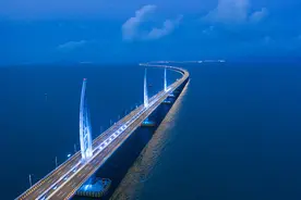 广东珠海：港珠澳大桥海豚三塔夜景美如画图片