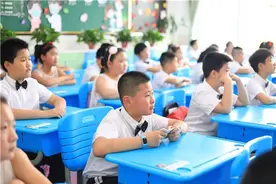合肥一小学组织学生集体过生日图片