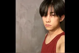易烊千玺儿童节里忙养生，粉丝立马把周边安排上了图片