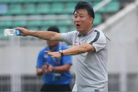 “三进宫”的成耀东再当“孩子王”，40多年过去，他一点儿没变图片