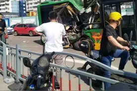 北仑轨道交通工地塔吊砸落致公交车体受损 1人受轻微伤图片