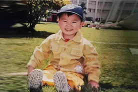 @童年，你看我几分像从前图片