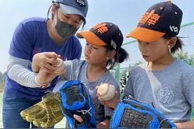 一个“绝不心软”的棒球手和42个贫苦少年的故事图片