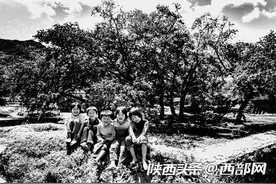 陌生摄影师替五兄妹留下童年照 30多年后看见太感动图片