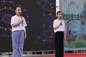 63秒｜六一晚会节目多 邹城这个村的小朋友们自己演出“玩嗨了”图片