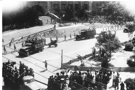 铭记历史上的今天 1949年6月2日青岛解放图片