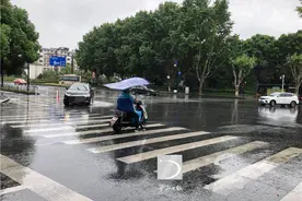 下雨天这种电动车违法行为太常见了！杭州人注意 7月1日以后要罚款图片
