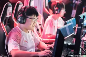 中国电竞选手简自豪Uzi因伤病宣布退役图片