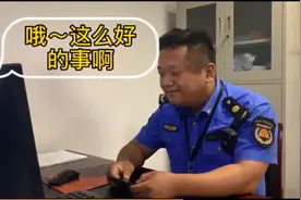 城管叫你来摆摊，地摊经济彻底火了！五菱推出“摆摊神车”，股价盘中翻倍！A股汽车股飞天，摩托车也大涨图片