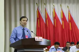 李绩荣当选陆川县人民检察院检察长图片