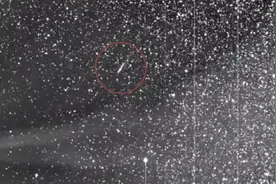 NASA航天器拍到阿特拉斯号彗星从太阳旁边疾驰而过的惊人景象图片