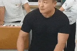 物理老师徒手劈砖红了，果然知识就是力量图片