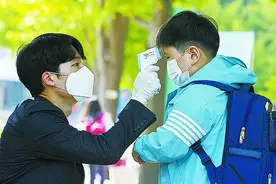 韩国第三批学生3日返校复课，8日将迎来最后一波图片