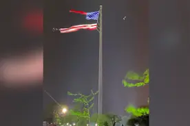 世界最大一面美国国旗在雷暴中被撕成两半视频封面