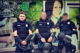 美国警察发照片配文“发动暴乱”，被解雇图片