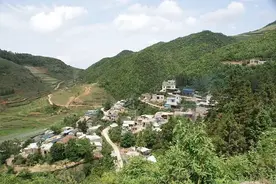 “扶上马，还要送一程。”为这样的扶贫方式点赞图片