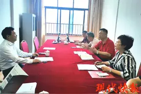 盐城市副市长费坚带队赴盐城市民办教育协会开展调研图片