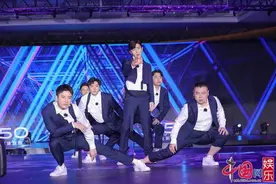 《极限挑战6》逐梦训练营 杨超越周震南鼓励"后辈"图片