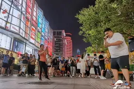 街头艺人需“持证上岗”？济南文旅局：本月内出台管理办法图片