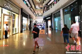 菲律宾马尼拉CBD马卡蒂著名商圈绿带开放图片