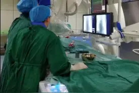 惊呆！“女孩”13岁才发现自己是男孩？医生这样说...图片