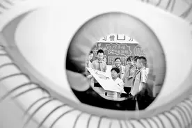 这种眼病高发于中青年 严重可致盲图片