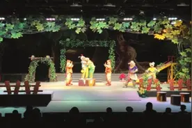 儿童剧《小猪快跑》欢乐上演 首场演出邀请防疫一线医护人员子女免费观看图片