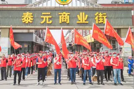 2小时清洗98个垃圾桶！苏州相城经开区6支志愿服务队300位机关党员干部走上街头服务图片