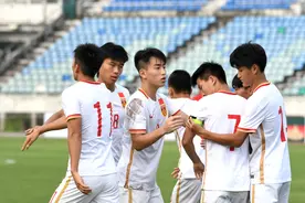 上港违纪球员参加“学习班”，国青人士感叹：他们平时训练态度都不错……图片
