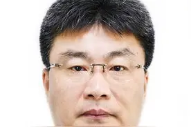 安实任哈尔滨工业大学党委常务副书记图片