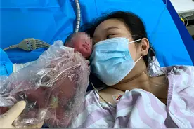 “我们想都不敢想！”双胞胎一胎流产，另一胎延迟24天出生图片