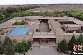 甘肃酒泉居民收集散落老物件“拼”出晚清街区旧貌图片