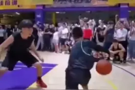 云浮独臂篮球少年的圆梦7日：成运动员见到偶像！父母称有点担心图片