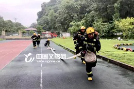义乌大陈专职消防队到中心幼儿园开展消防安全演练活动图片