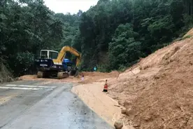 因持续强降雨，龙门境内多处公路交通中断，过往车辆请绕行图片