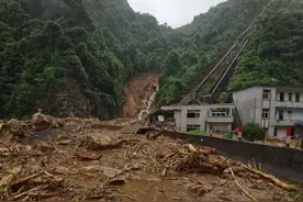 国道G323线乳源白竹电站段道路受损，韶关多地山路交通中断图片