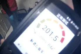 醉汉遇到交警成了“大忽悠”，可“忽悠”半天也没能逃脱处罚图片