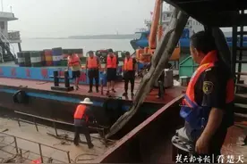 保障长江通航环境！荆州成功处置停靠船舶漂移险情图片