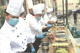 武汉人 这个夏天去星级酒店撸串吧，这份优惠攻略收好图片