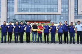 共襄盛举，擘画未来！徐工重卡携手徐工智联签订百台牵引车大单图片