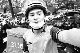 小哥 你指挥交通的样子真帅图片