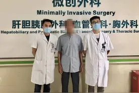 右肺既长“气球”又长“石头”六旬男子千里寻医图片