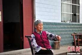 特殊“母子情”：婆婆照顾儿媳弟弟20载图片