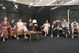深究《真相》还是相信《谎言》，上海话剧艺术中心这套“双胞胎”话剧给你答案图片