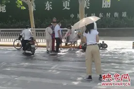 女孩摔破头血流不止以为自己“活不成了”热心路人纷纷安慰图片