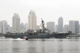 暴发疫情的美军“基德”号驱逐舰重回部署 感染人数成迷图片