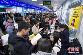 无房、投靠亲属也能落户！多地“抢人大战”白热化图片